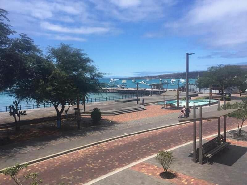 Hostal Albatros San Cristóbal Eksteriør bilde